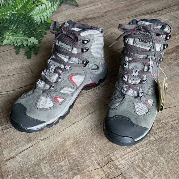 New Balance Women's Gray and Red Hiking Boots - Picture 1 of 8